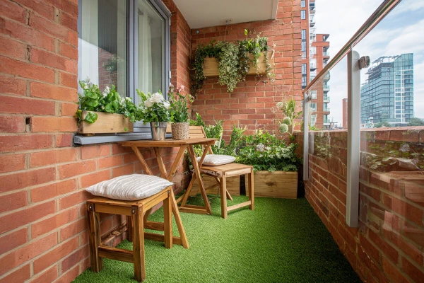 Weather-proof balcony artificial grass in Dubai