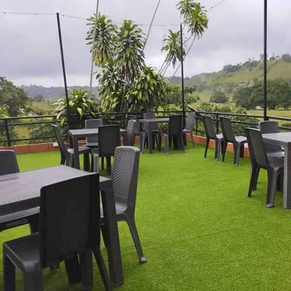 Restaurant Garden with Artificial Grass