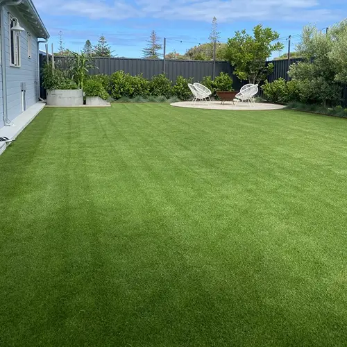 artificial-grass-villa-garden-arabian-ranches
